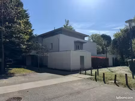 t2 merignac 750 hc 43m2 + terrasse