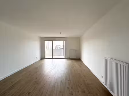 location appartement 3 pièces 63 m² à la roche-sur-yon (85000)