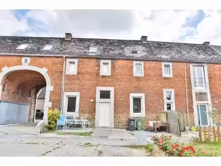 grande maison 3ch dans une ferme en carré!