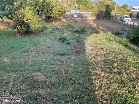 terrain constructible de 910m2