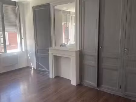 appartement t3 à cachet - hypercentre