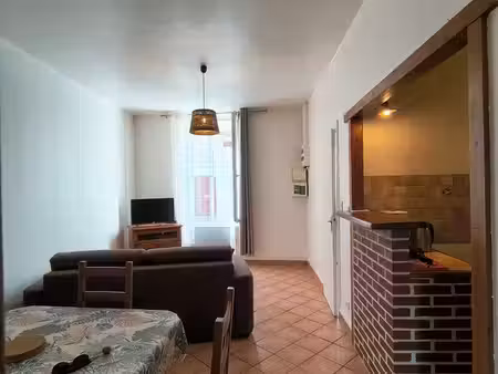 appartement meublé f2 au rdc, proche gare et centre -ville