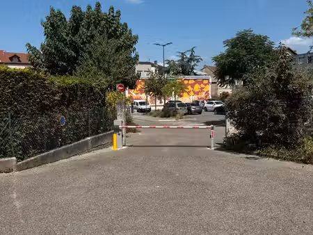 location place de parking centre de bourgoin-jallieu