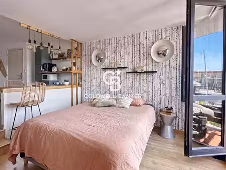 studio vendu meublé avec balcon – vue imprenable marina et dpe a