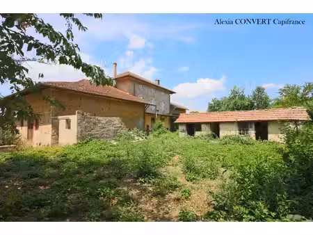 dépendance 115m² avec 946m² de terrain proche centre village foissiat