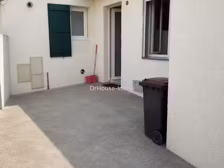 preignac, maison composé de 2 appartements .