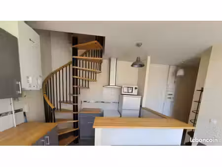 t2 duplex toulon proche arsenal et centre ville