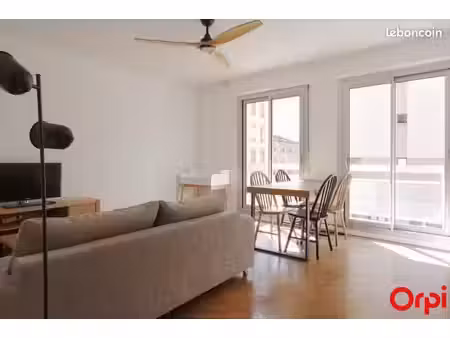 appartement 3 pièces 69 m²