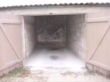 garage –a 200m de la place du 30 octobre