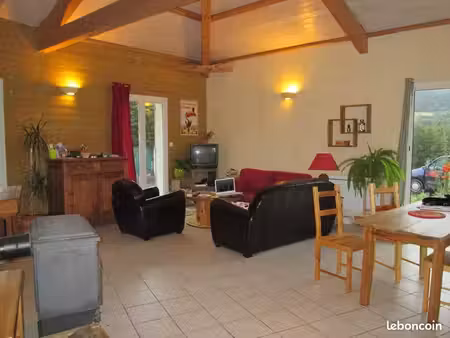 maison situe entre le puy en velay et yssingeaux