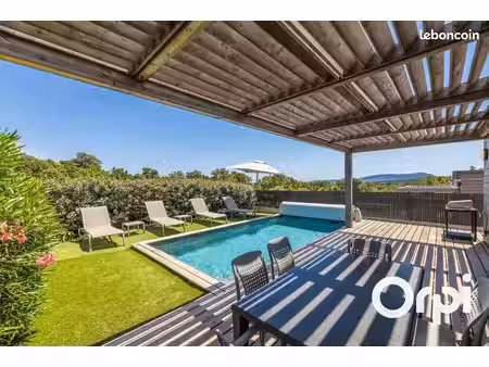 villa 5 pièces 94 m²