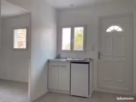 location t2 25m2 - disponible dès 01/09