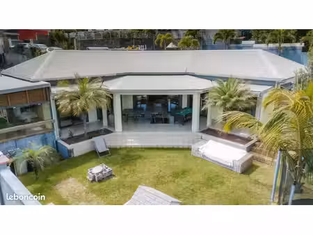 villa 6 pièces 172 m²