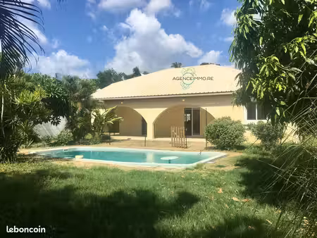 villa 4 pièces 123 m²