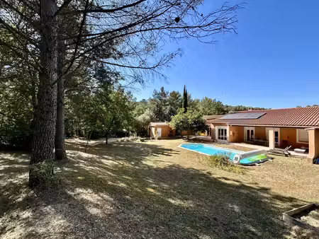villa de plain pied 160 m² sur 8000 m²