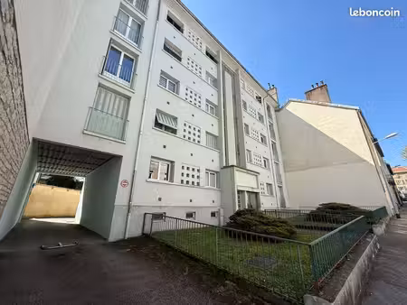 t4 rue de la liberté