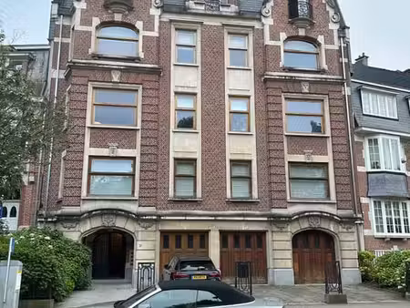 appartement de charme avec terrasse à etterbeek