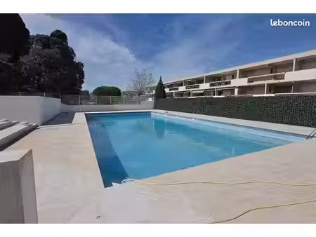 studio 1 pièce 28 m²