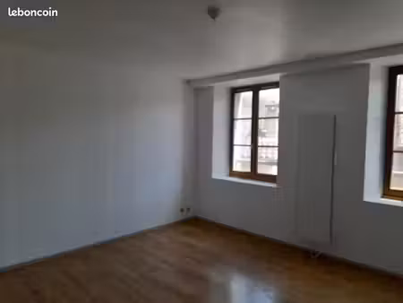 studio 1 pièce 28 m²