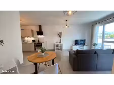 chambéry t1 bis de 38m2 avec parking privé et balcon