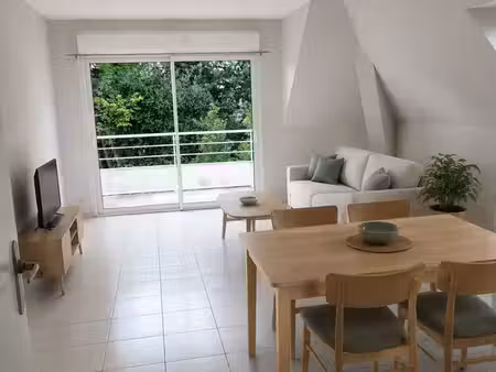 t3 de 60 m² avec terrasse et 2 places de parking – tréffléan