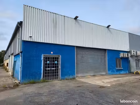 local commercial 680m2 zone de l'hippodrome