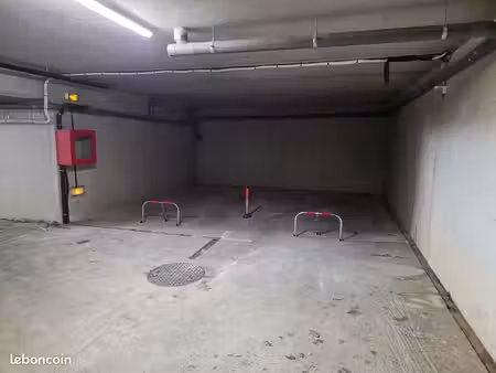 loue place parking couverte