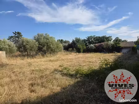 terrain 751 m² capestang