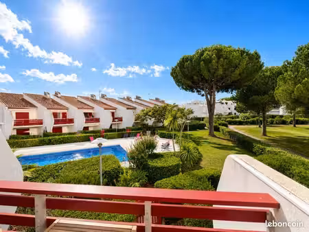 appartement vue golf, piscine