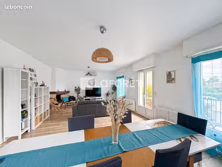 maison 7 pièces 215 m²