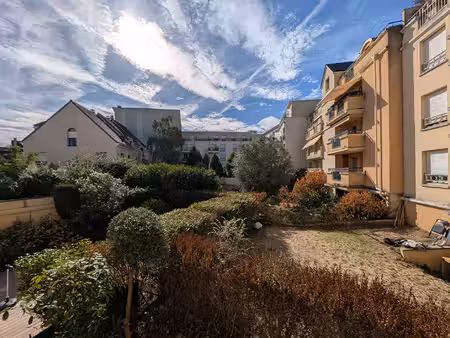 studio de 24 m² + cave en sous-sol - hyper-centre - maisons-laffitte