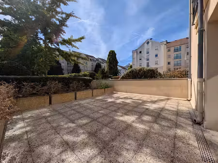 appartement 2 pièces de 40 m² avec terrasse + box en sous-sol - maisons-laffitte