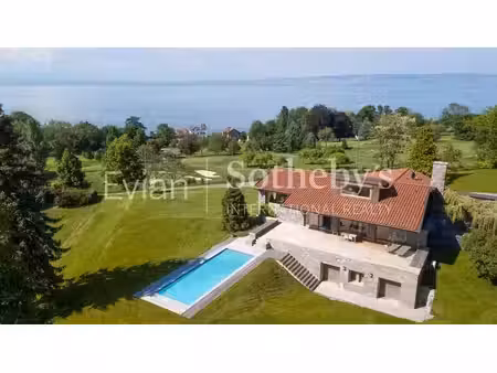 villa d'architecte en plein coeur du golf d'evian