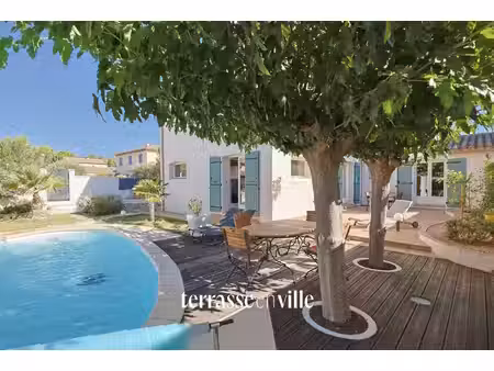 maison familiale - t7 - 125 m2 - cuers - piscine - garage -