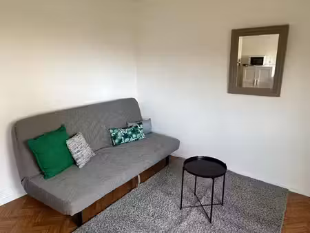 studio avec place de parking privative