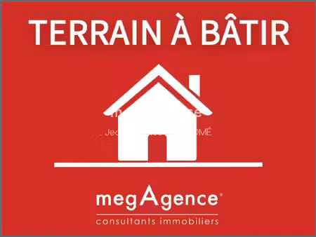 terrain constructible et viabilisé, d'une superficie de 480m2, proche centre-ville et tout