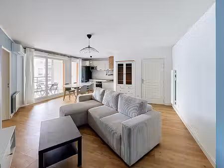 appartement t3 - meuble - 70m2 - balcon - garage - lyon 8