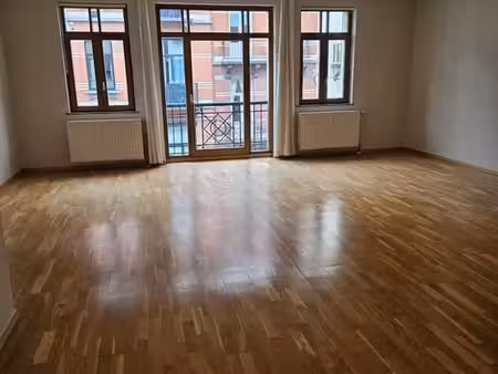 appartement 2 chambres au cœur du quartier chatelain