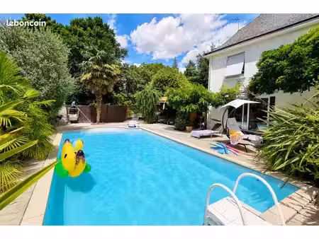 villa 8 pièces 195m2