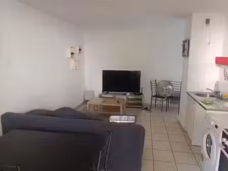 location appartement 2 pièces 43 m² à lyon 9ème (69009), 680 €