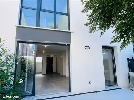 villa 4 pièces 85 m²