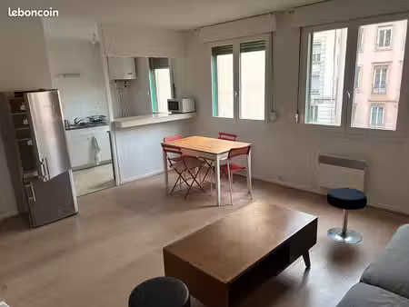 grand studio meublé 32m2 + garage villeurbanne
