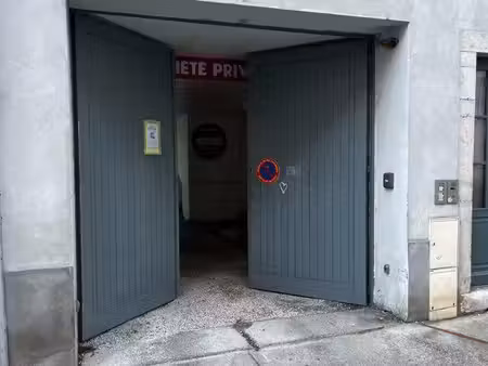 box garage