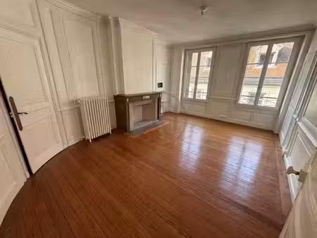 appartement de 113 m2 au centre ville