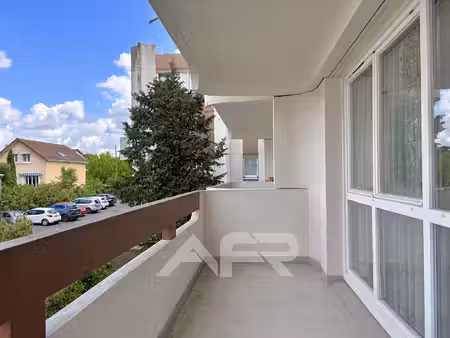4 pièces de 82 m² avec balcon et parking - à 15 min du rer a le vésinet - le pecq