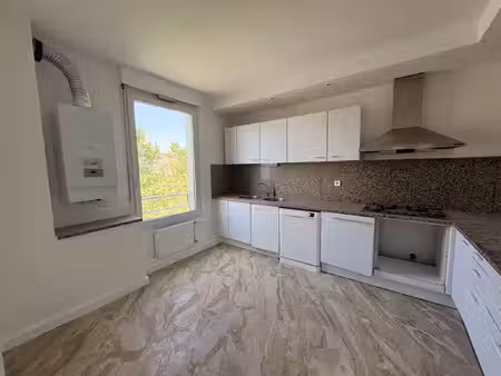 t5 non meuble au 8 etage