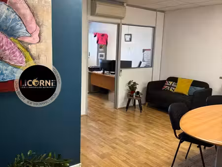 bureaux, local de stockage et parking privé dans la zone de l'a