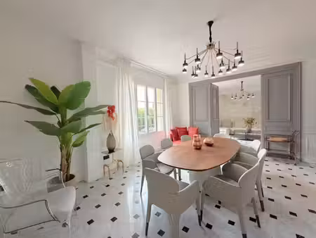 cannes appartement bourgeois de 158 m2 à 150 m des plages