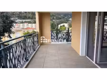 trois pieces + terrasse + parking