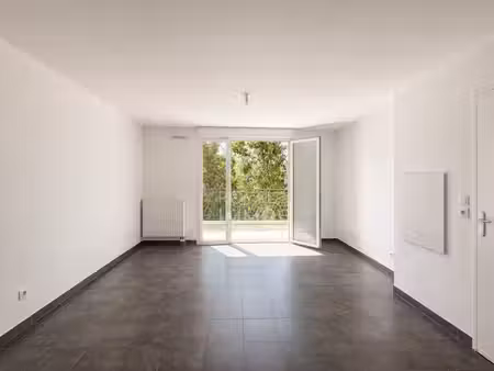 toulon ouest exclusivité t2 de 43 m2 avec terrasse et bo